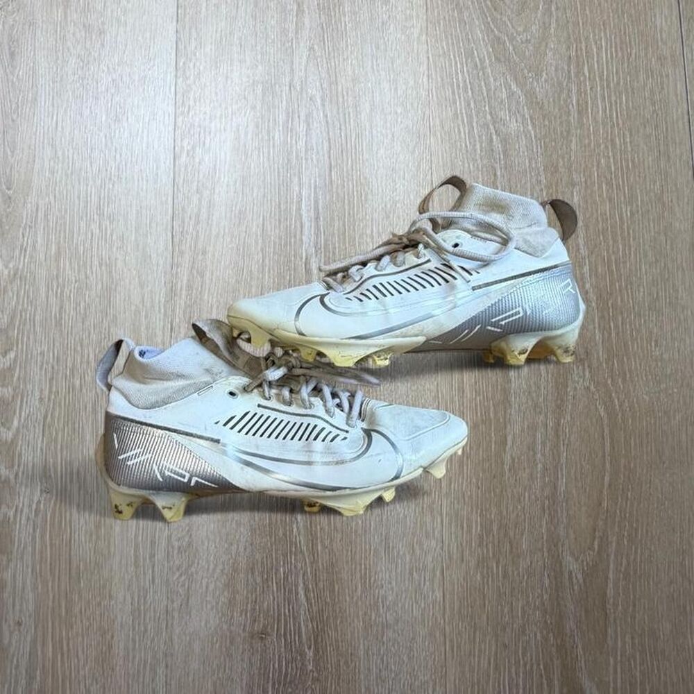 Nike Men's White and Cream Footwear